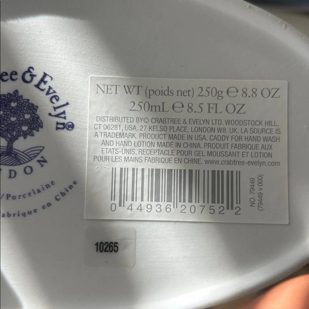 Crabtree And Evelyn Hand Cream And Soap Caddy. Leaf Pattern. White Porcelain.